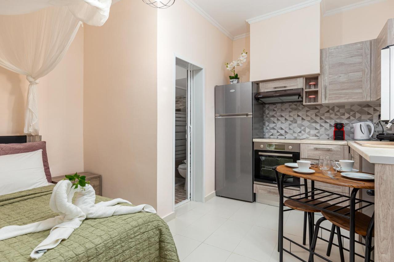 Fouki Apartments Ipsos Beach エクステリア 写真