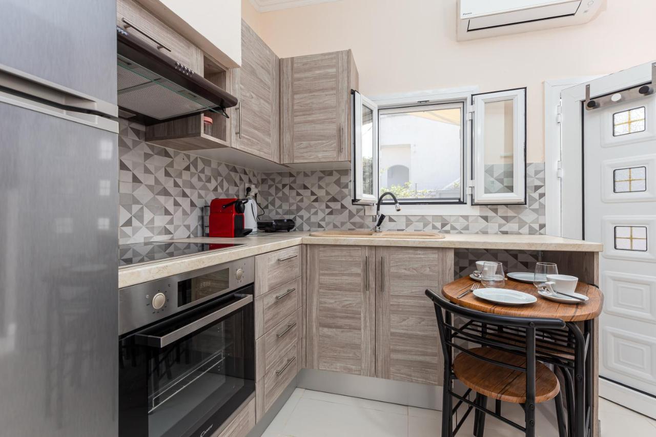 Fouki Apartments Ipsos Beach エクステリア 写真