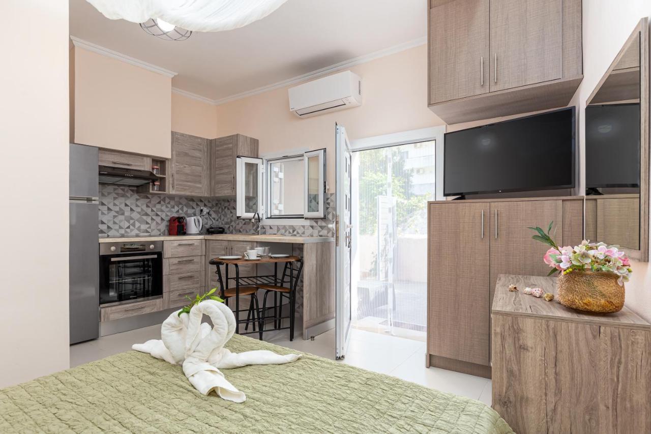Fouki Apartments Ipsos Beach エクステリア 写真