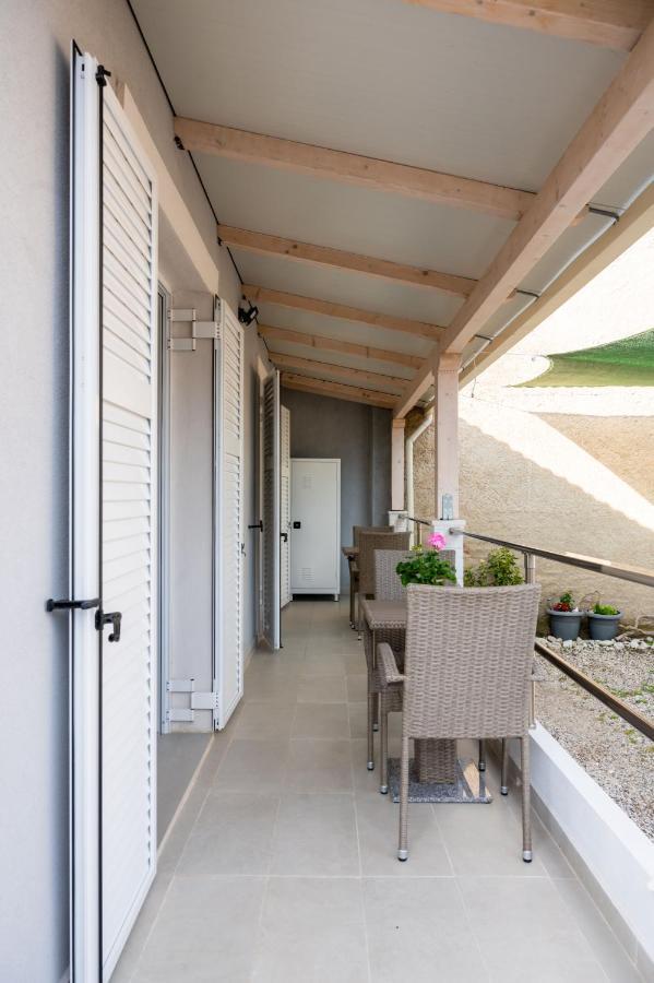 Fouki Apartments Ipsos Beach エクステリア 写真