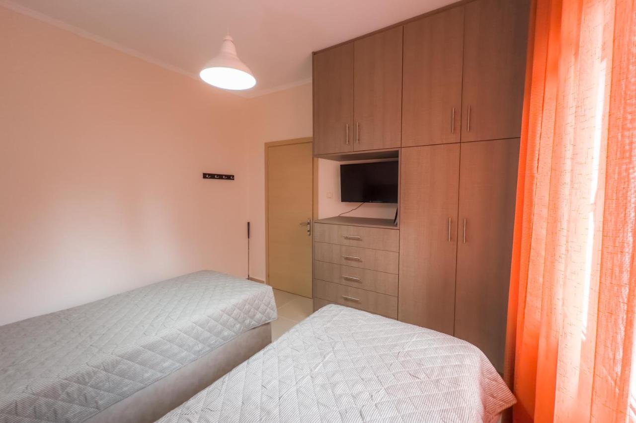 Fouki Apartments Ipsos Beach エクステリア 写真
